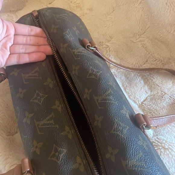 Louis Vuitton Papillon Bag - Picture 4 of 8